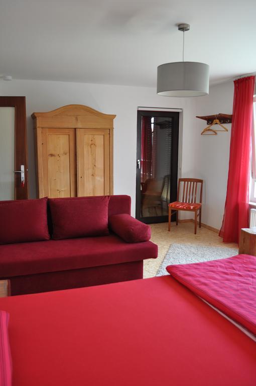 Punkrock Harbour Pension Baehr Karlsruhe Bagian luar foto