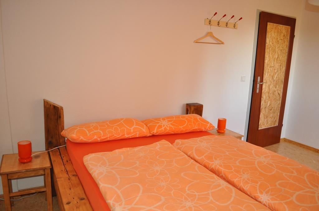 Punkrock Harbour Pension Baehr Karlsruhe Bagian luar foto