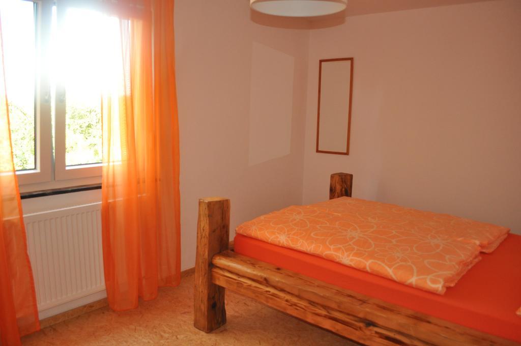 Punkrock Harbour Pension Baehr Karlsruhe Bagian luar foto
