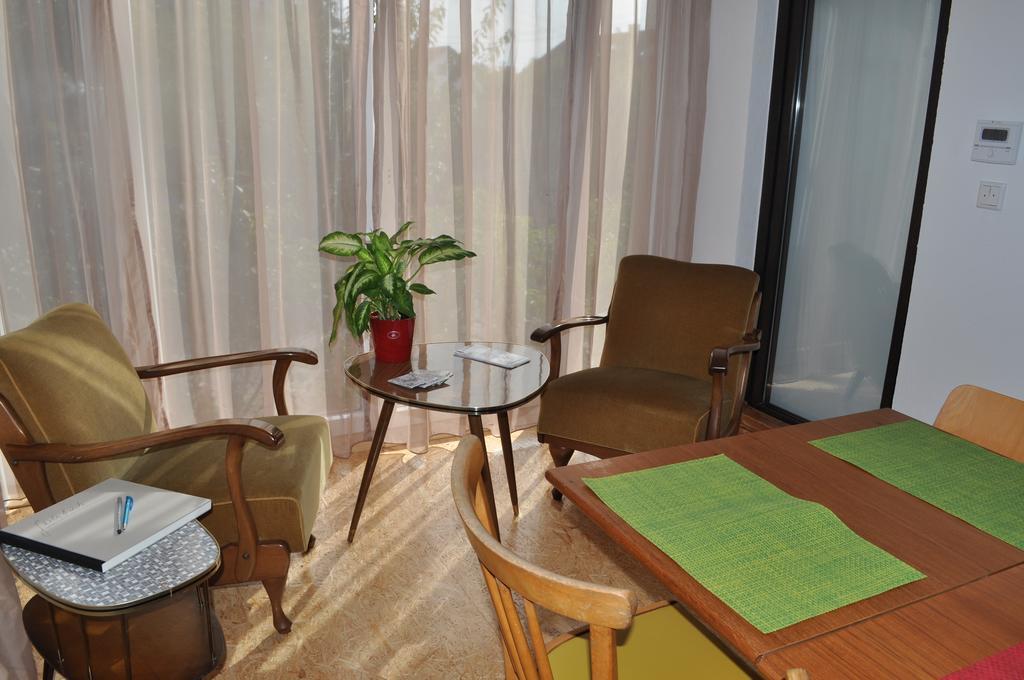 Punkrock Harbour Pension Baehr Karlsruhe Bagian luar foto